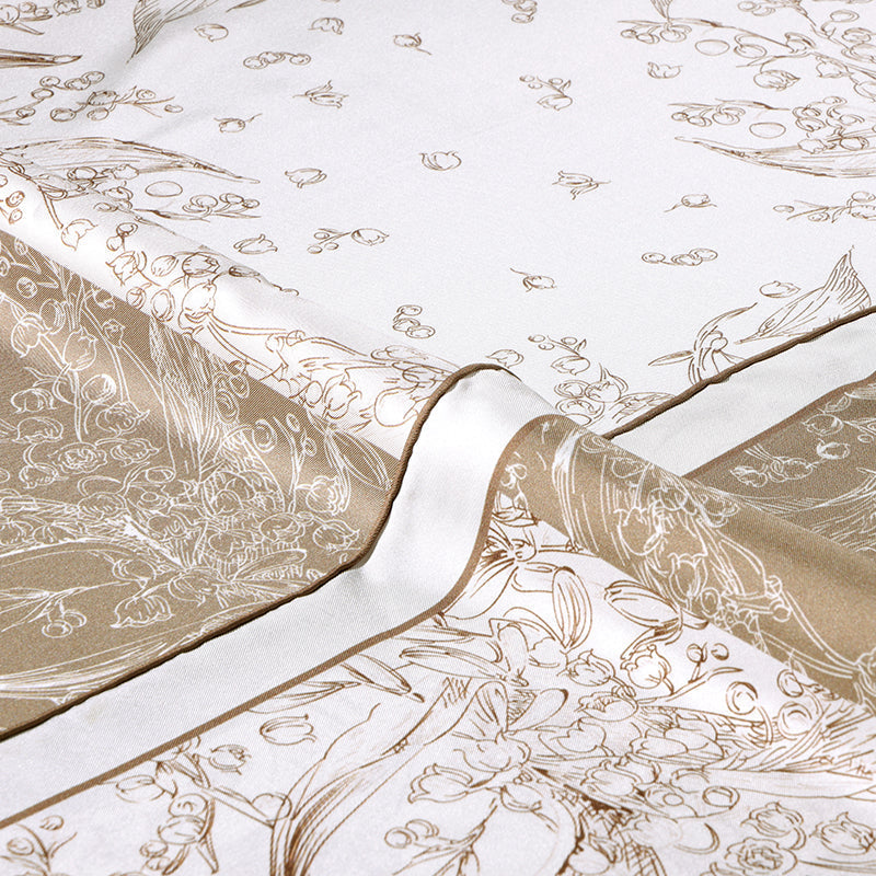 Hand-Rolled vs Machine-Rolled Silk Scarves: What Makes the Difference