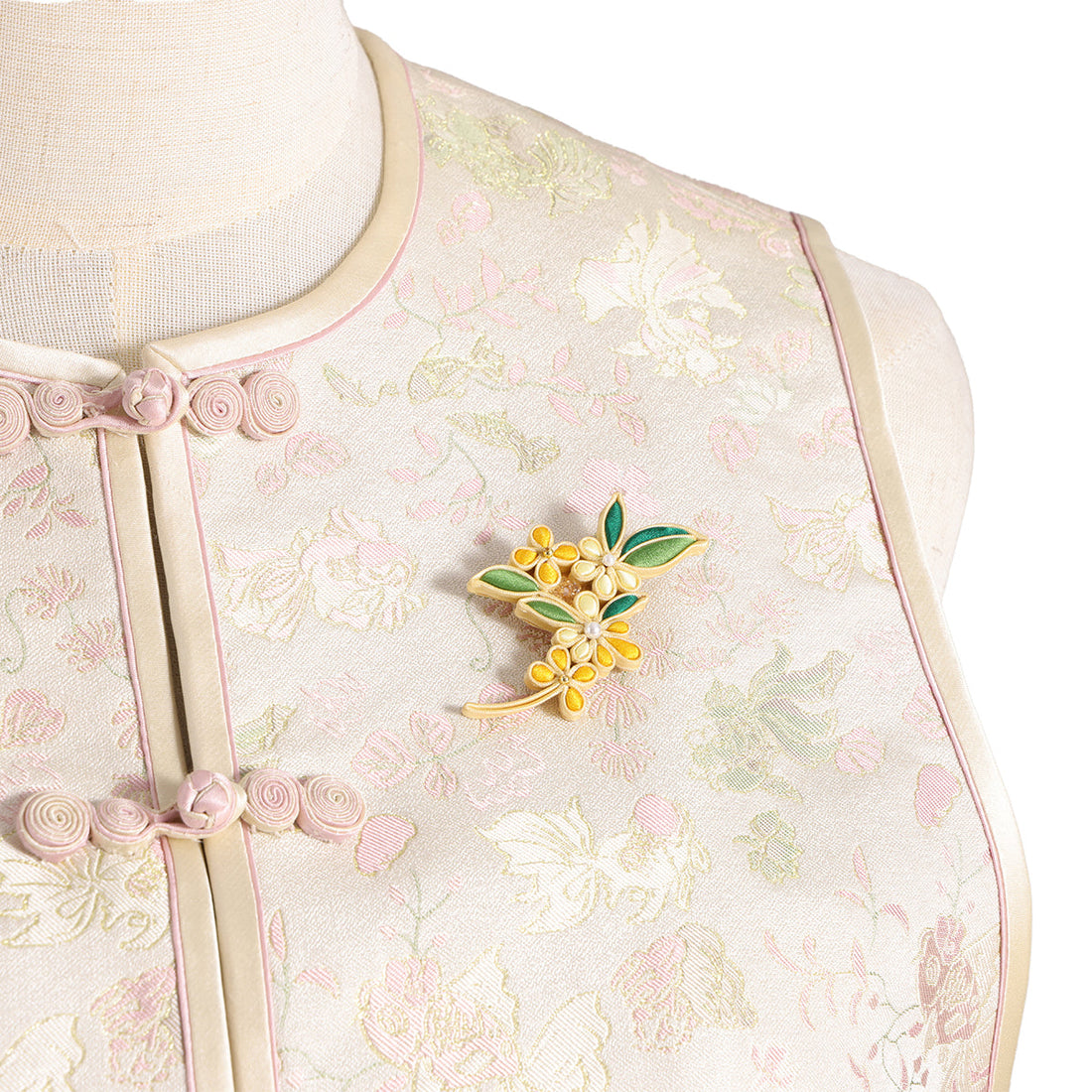 Autumn Elegance: The Golden Stamens Osmanthus Brooch