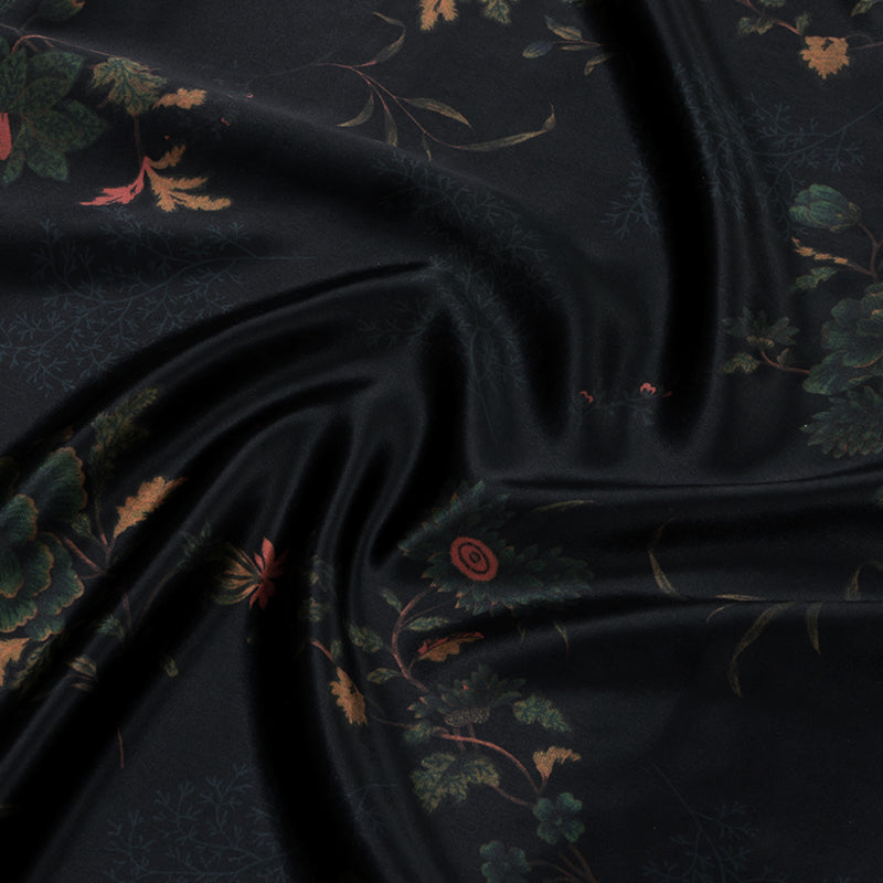 Mixed Flowers on Black Background Xieyi Pizi Xiangyunsha