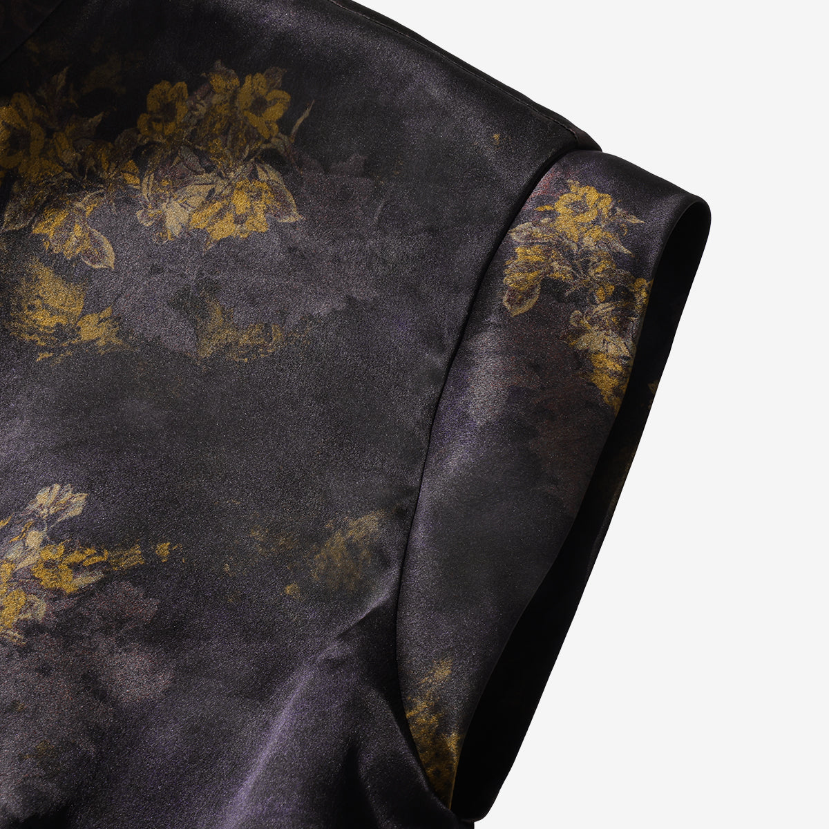 Xiangyunsha Silk Asymmetric-Front Top - Snow-Kissed Camellia