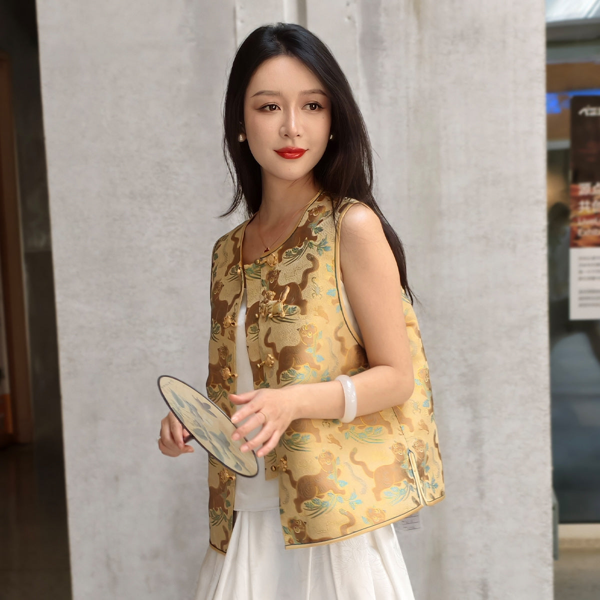 Tiger Quelling Five Venomous Creatures Flower Closure Vest