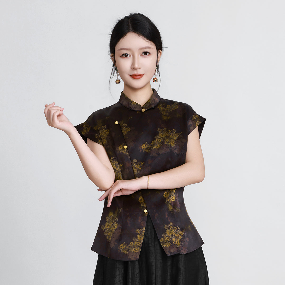 Xiangyunsha Silk Asymmetric-Front Top - Snow-Kissed Camellia