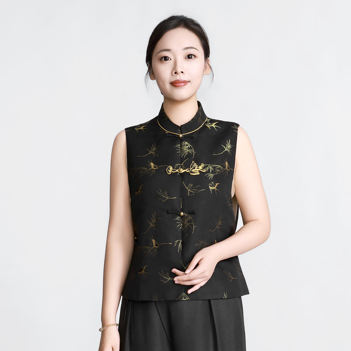 Bamboo and Swallows in Spring Sunshine (Black) Front-opening Vest
