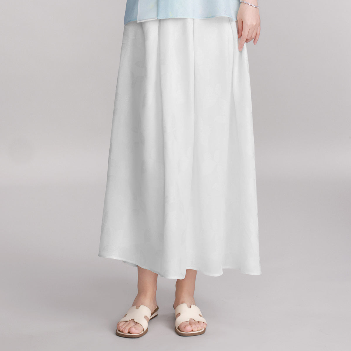 Silver-Woven Luo Silk A-Line Skirt - Elegant Leaves Shimmering