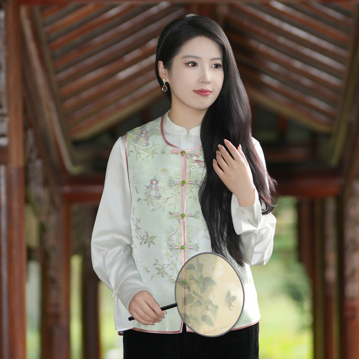 Reaching the Moon Palace and Winning the Top Prize Front-opening Vest